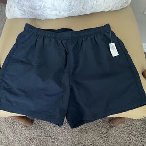 Men’s old navy active shorts. Size Medium.